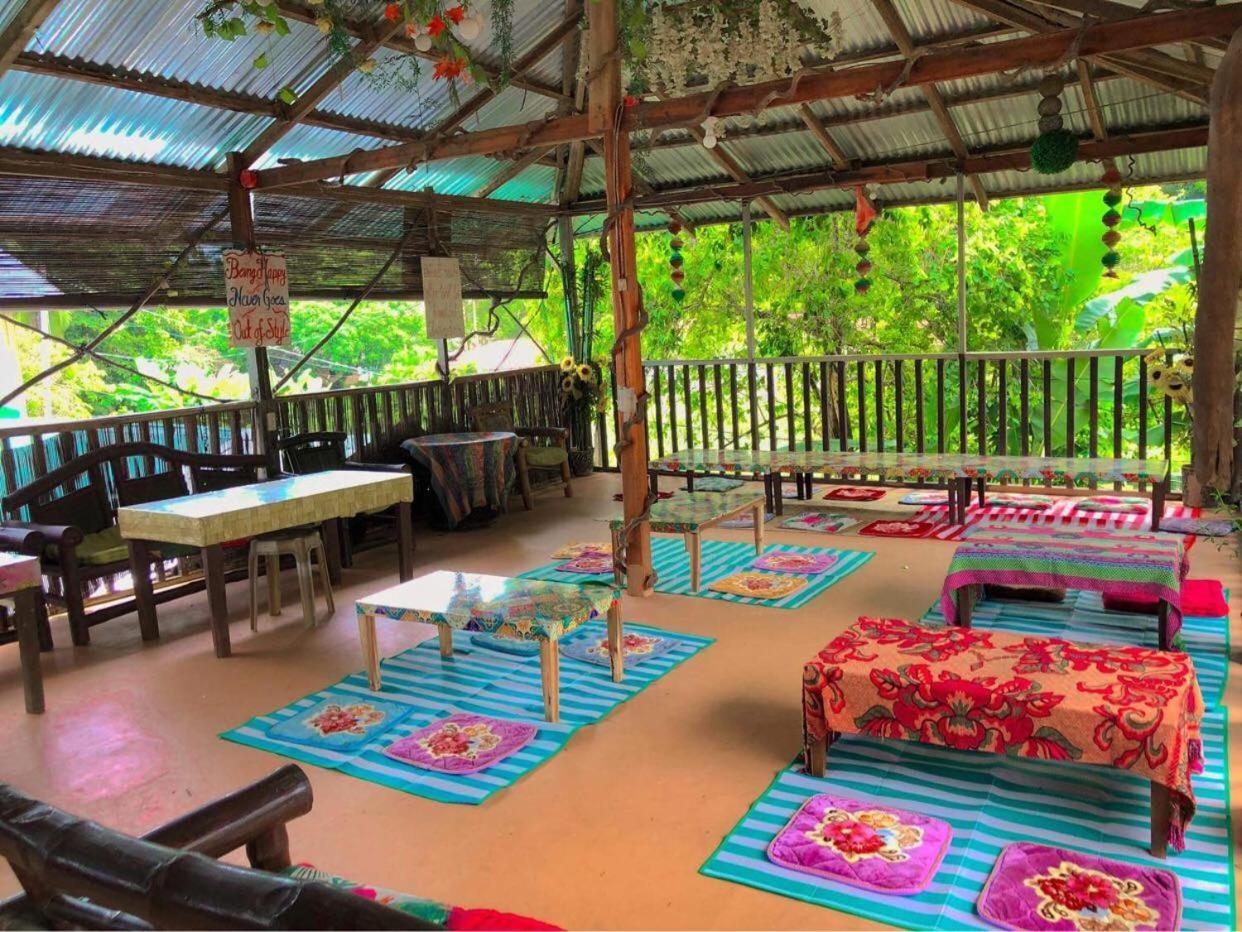 Paradise Budget Palawan Hostel El Nido Exterior photo